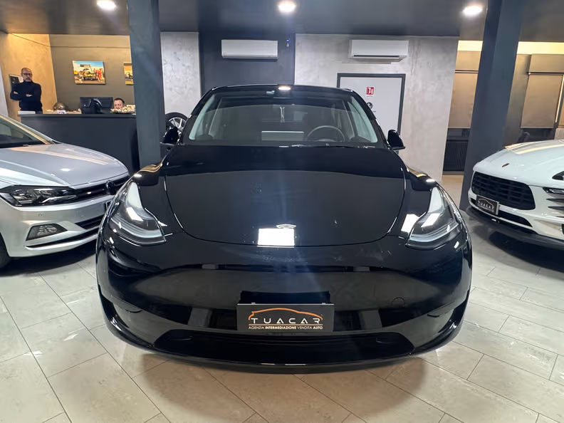 Tesla Model Y - 3