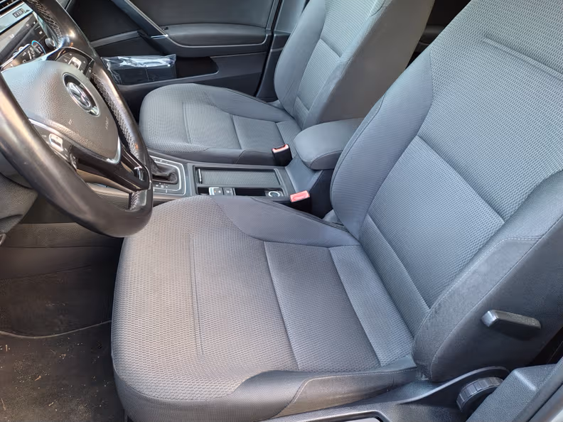 Volkswagen Golf - 30