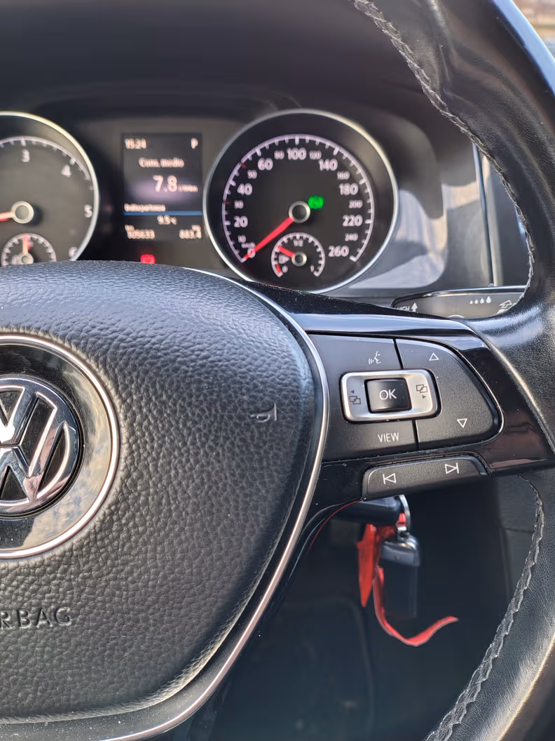 Volkswagen Golf - 18