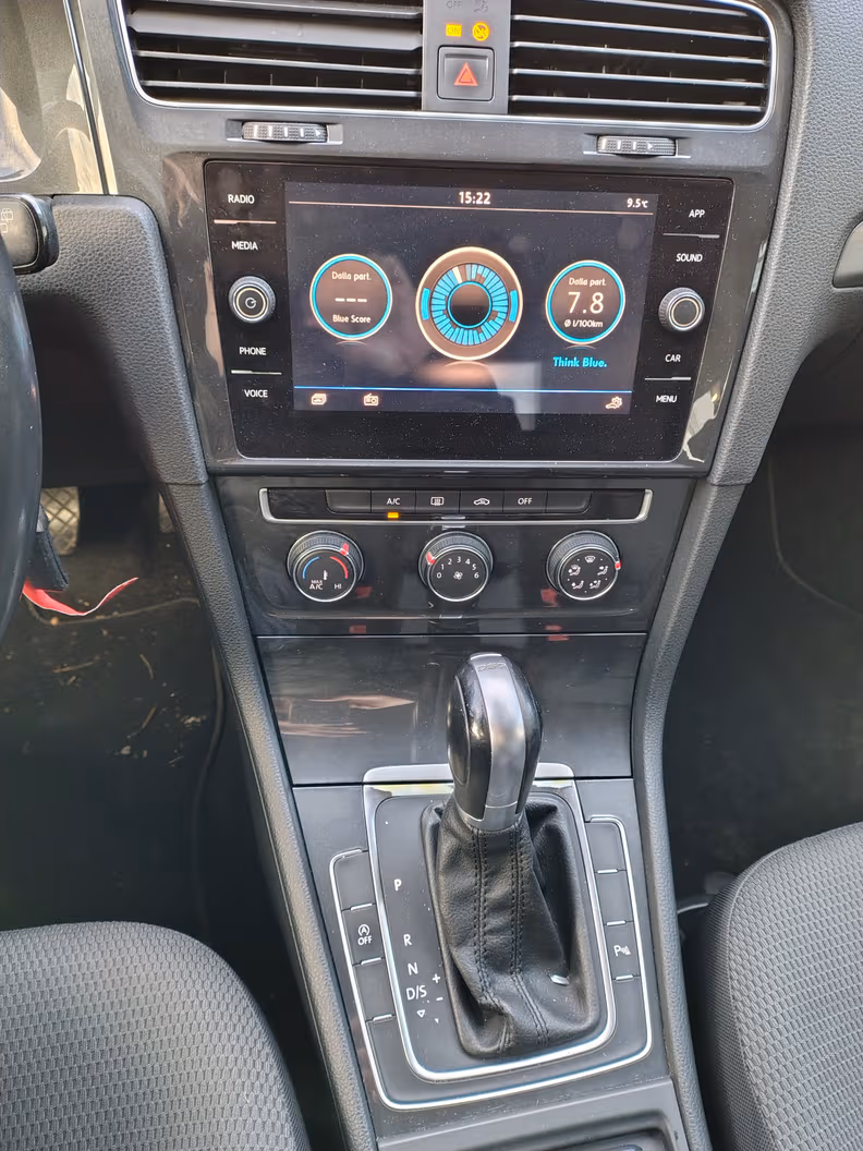 Volkswagen Golf - 14