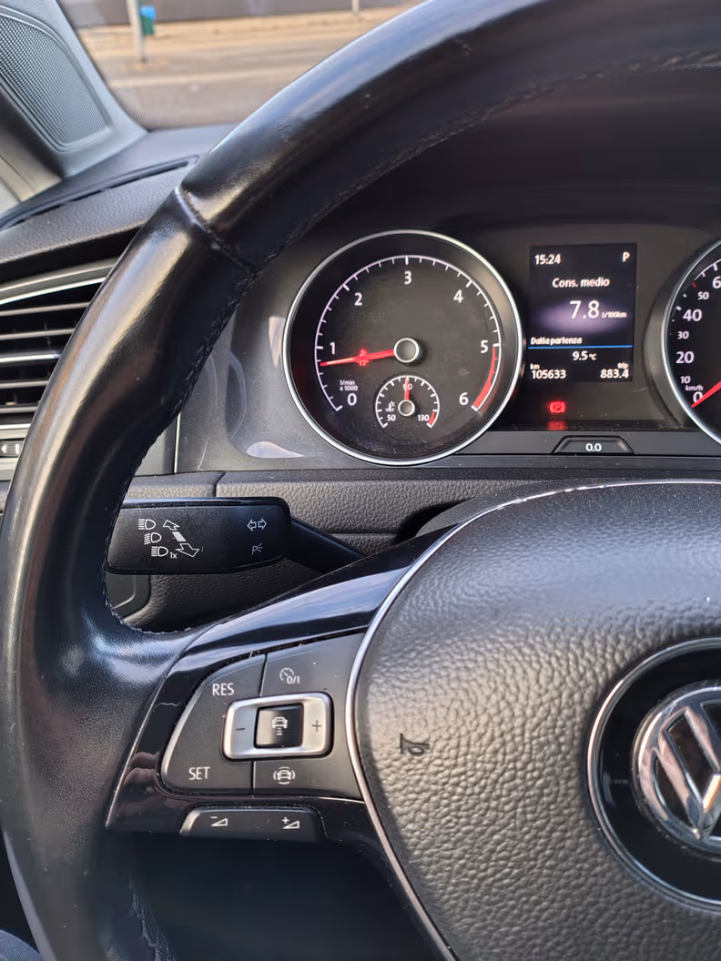 Volkswagen Golf - 17