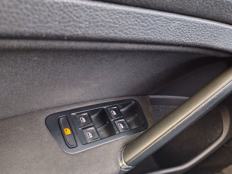 Volkswagen Golf - 20