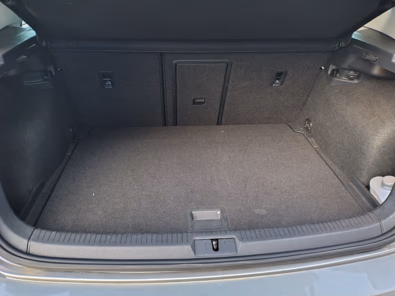 Volkswagen Golf - 34