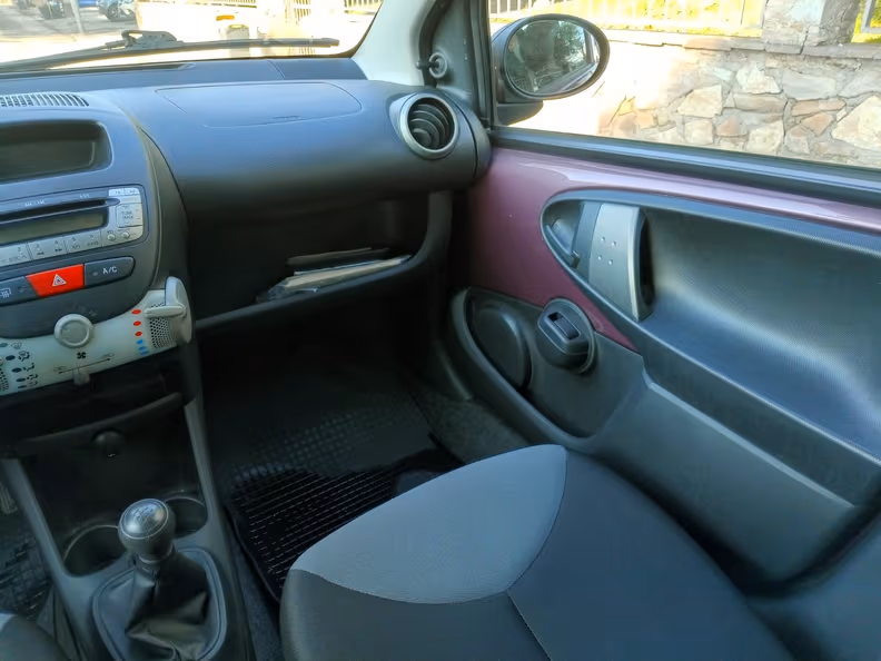 Peugeot 107 - 18