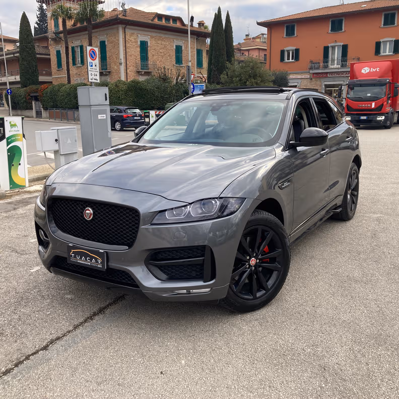 Jaguar F-Pace - 1