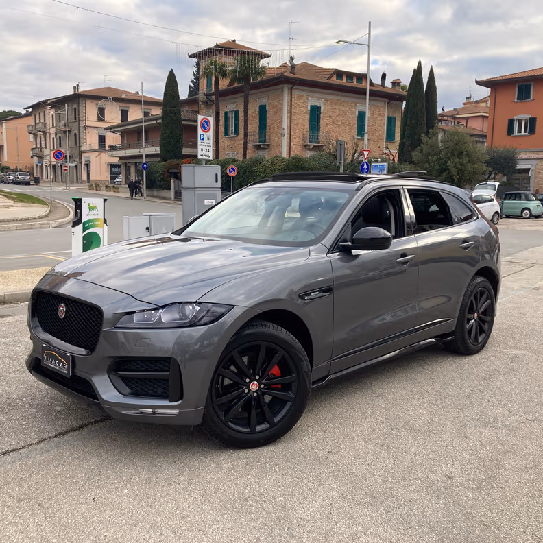 Jaguar F-Pace - 4