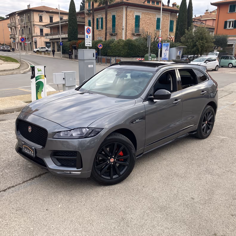 Jaguar F-Pace - 5